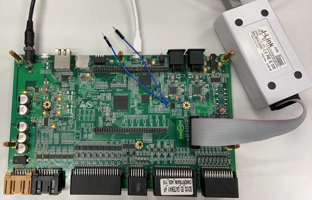 圖 1.1 E3640 Gateway 開發板