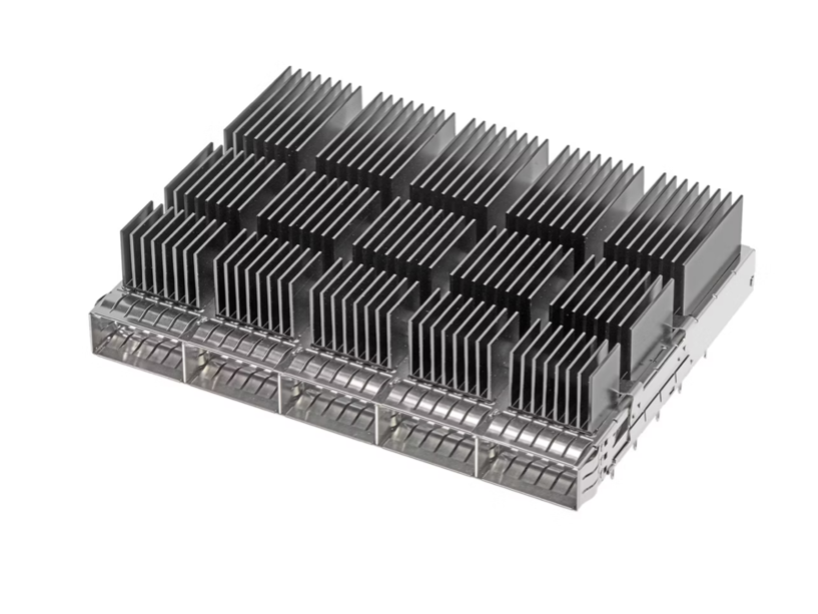 帶散熱器的 QSFP-DD 殼體