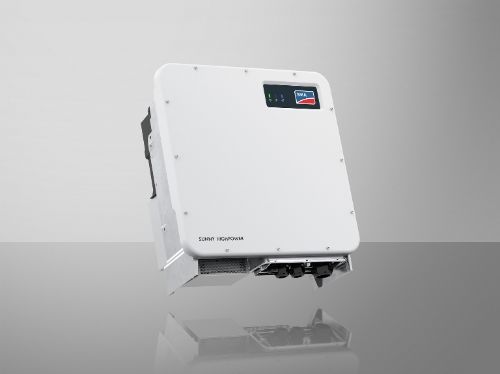 Sunny Highpower PEAK3 採用 CoolSiC 模組，讓特定輸出由 0.97 kW/kg 幾乎加倍提升至 1.76 kW/kg。而體積精巧的變頻器不但更方便運輸，也大幅加速安裝作業。