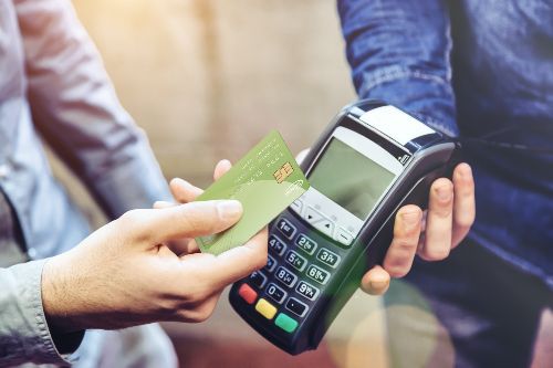 新生物識別智慧卡採用具備(GPIO) 介面SLC38BML800 安全晶片以及IDEX Biometrics 的最新一代 TrustedBio™ 解決方案。